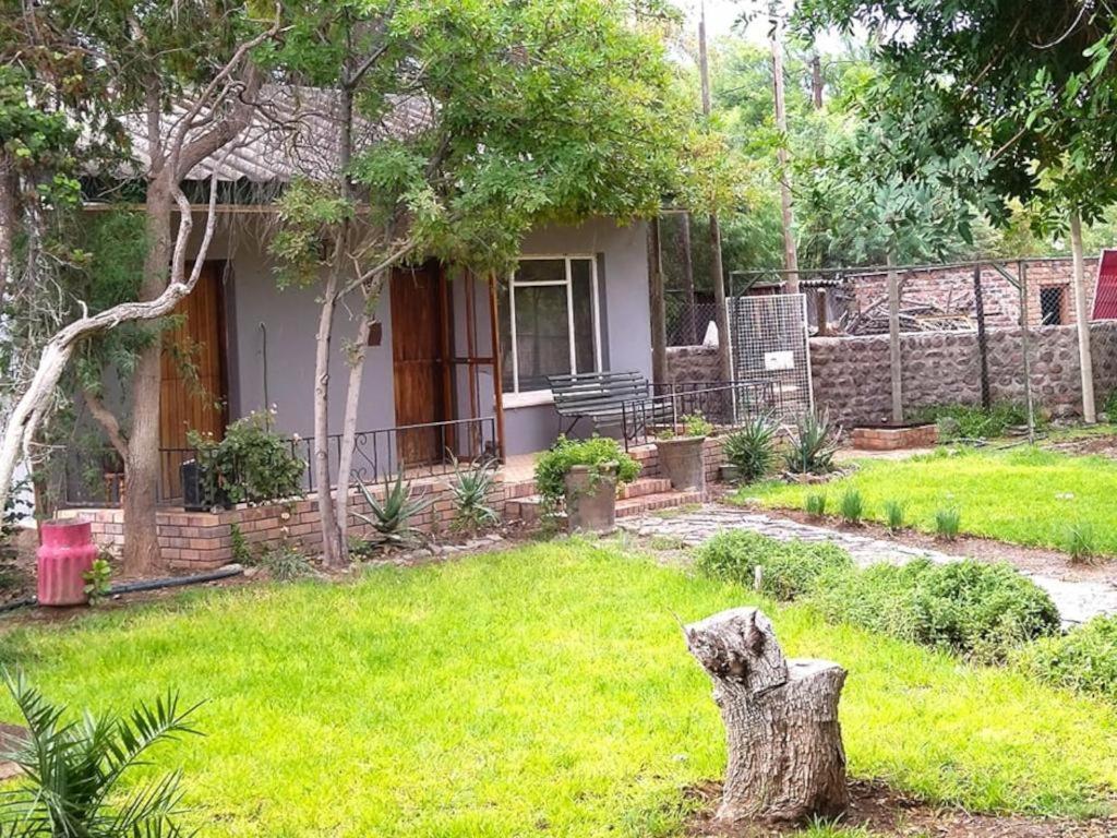 Royal Karoo Cottage Unit 1 Бофорт-Уэст Экстерьер фото